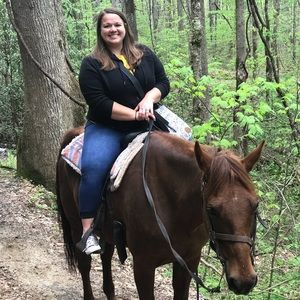 Meet your Posher, Alicia